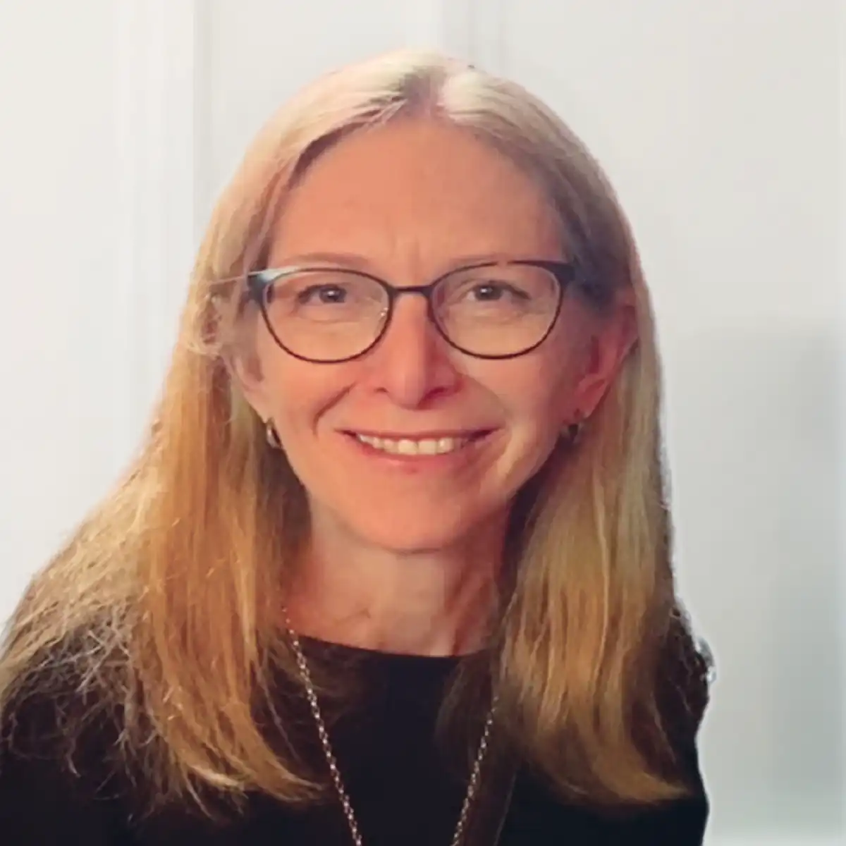 Dr Julia Rawstorne Dr Julia Rawstorne